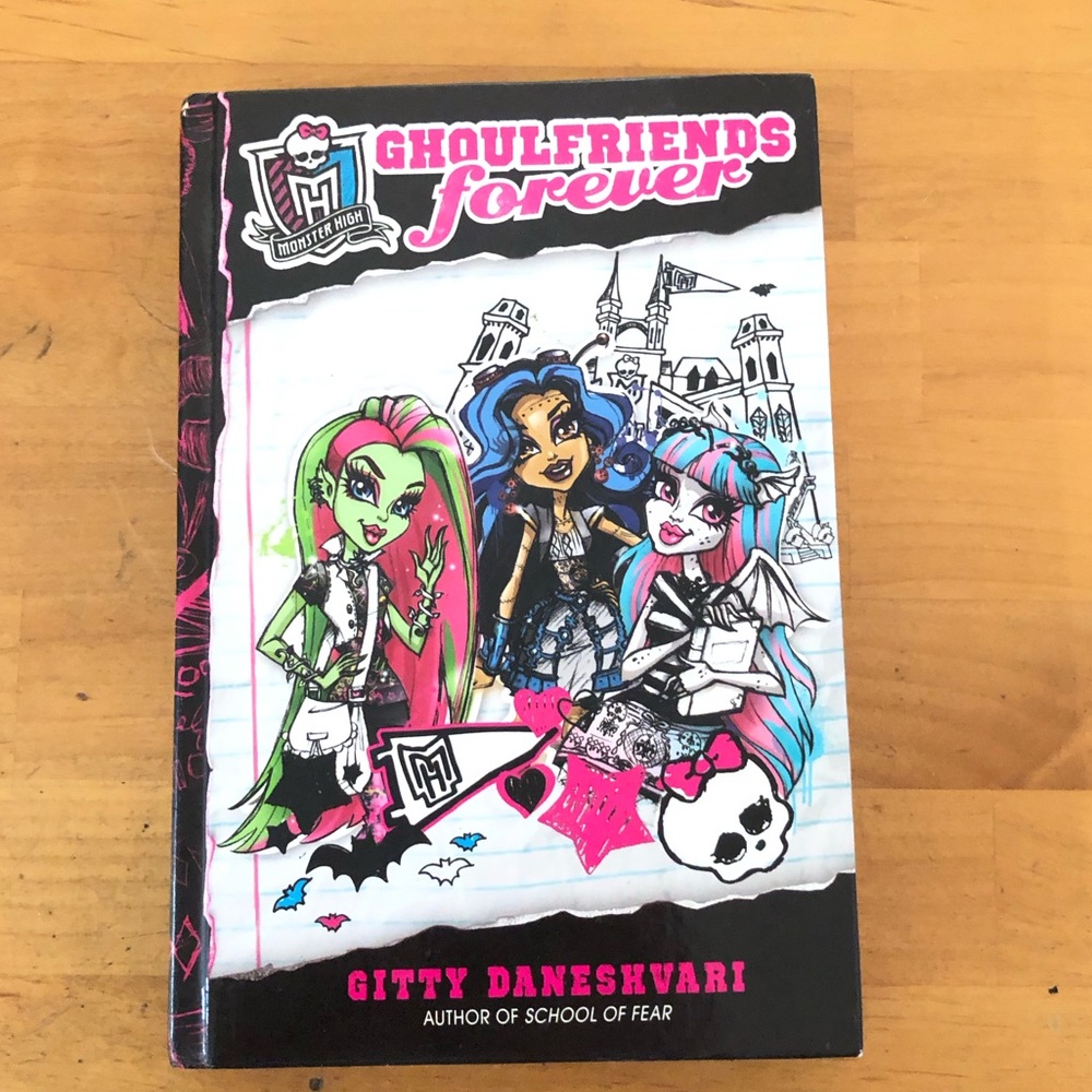 Monster High: Ghoulfriends Forever Book
